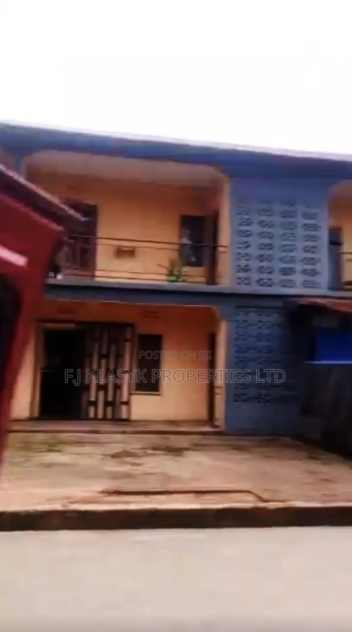 8bdrm Block of Flats in Benin City for sale