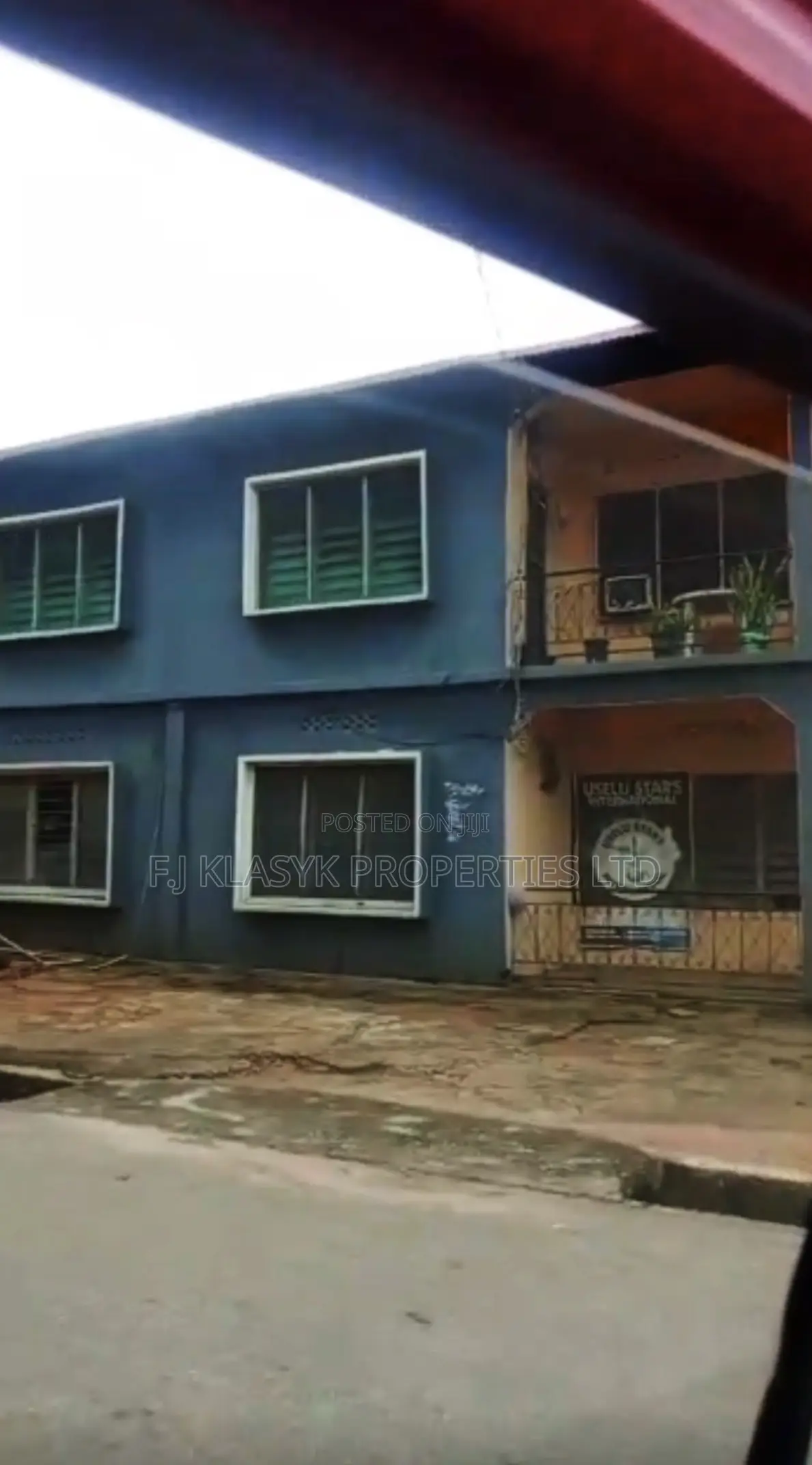 8bdrm Block of Flats in Benin City for sale