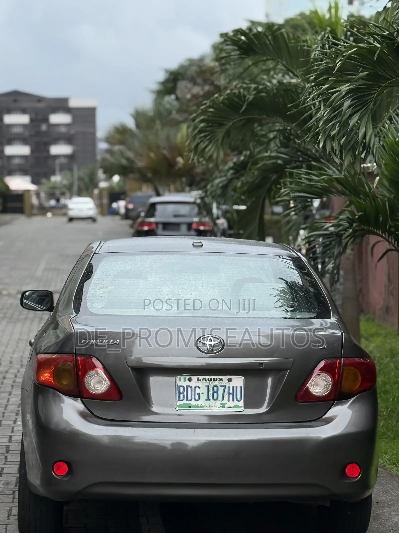 Toyota Corolla LE 4dr Sedan (1.8L 4cyl 4A) 2010 Gray