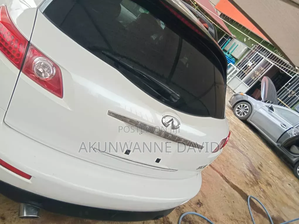 Infiniti FX35 2008 White