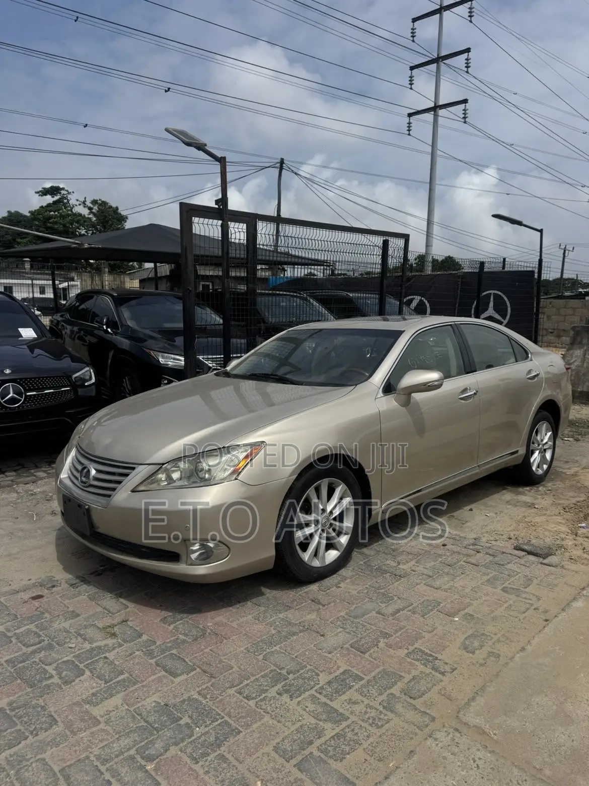 Lexus ES 350 2011 Gold