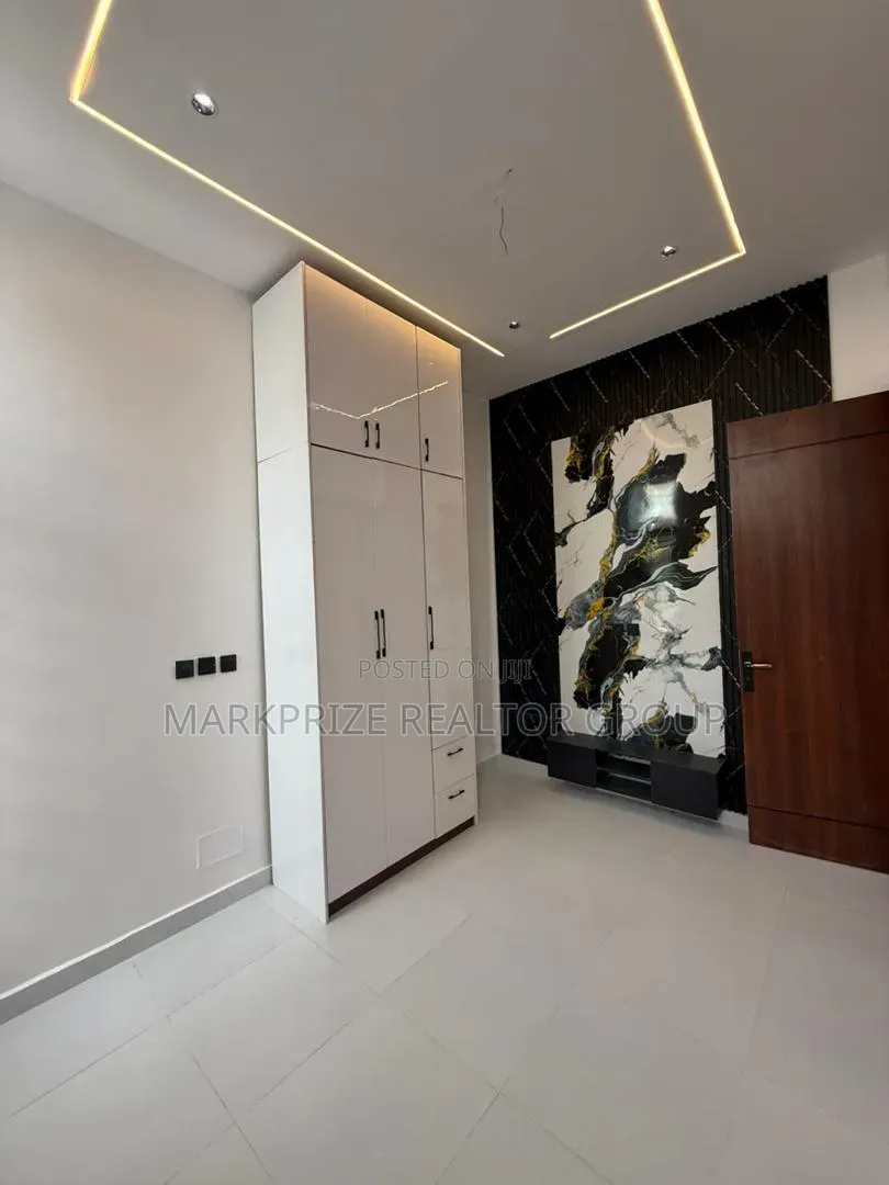 4bdrm Duplex in Ikota Lekki Lagos for sale