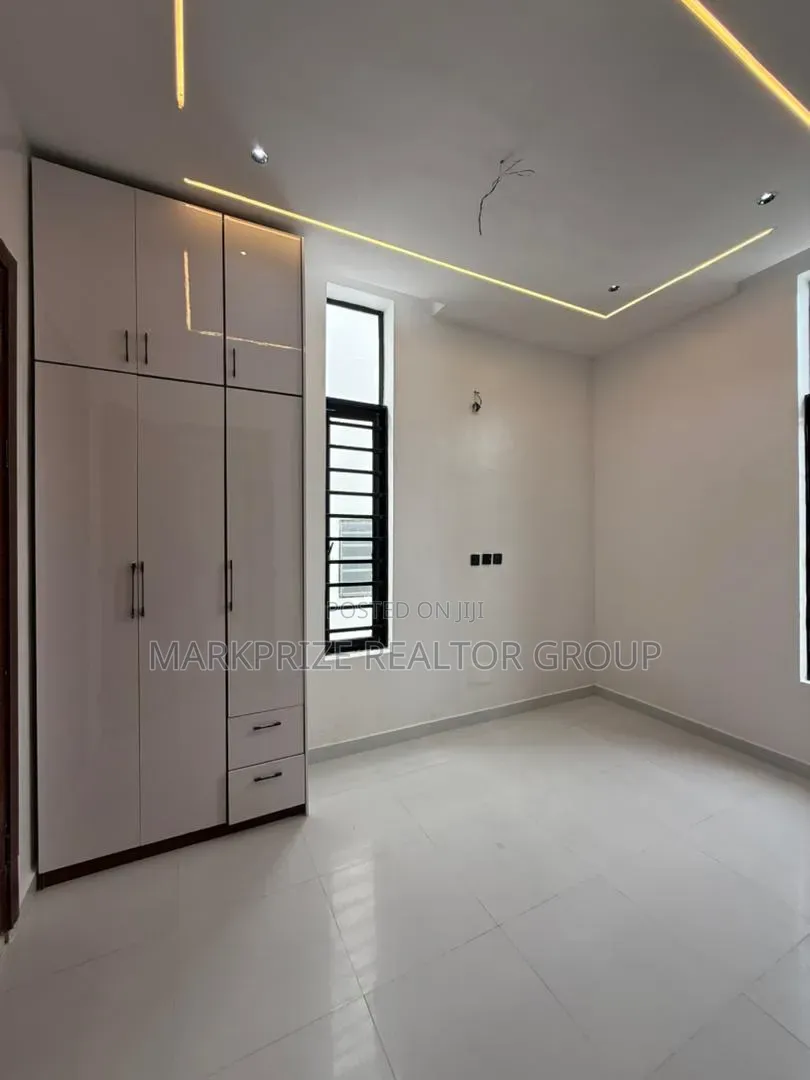 4bdrm Duplex in Ikota Lekki Lagos for sale