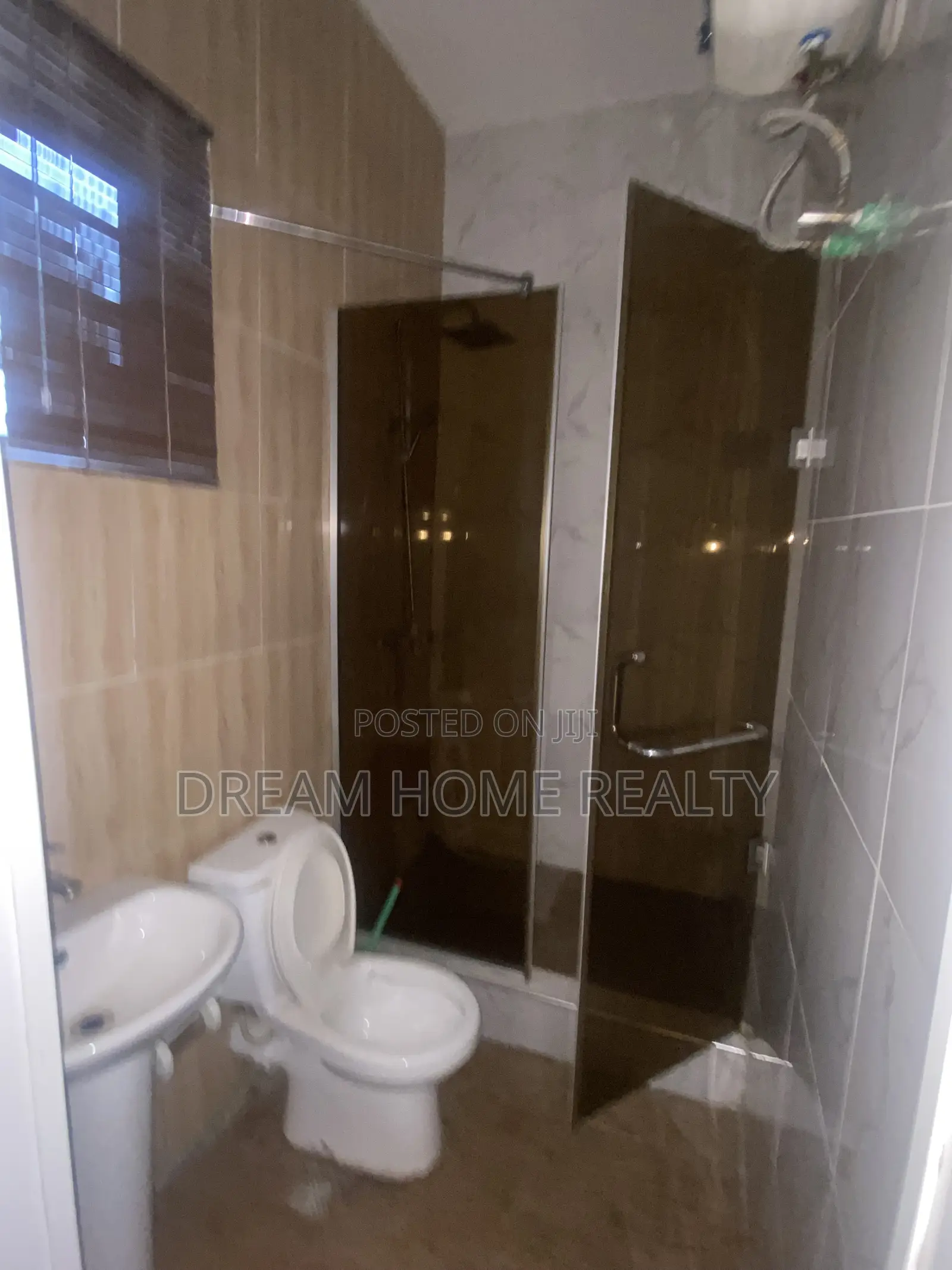 4bdrm Duplex in Ikota Gra for sale