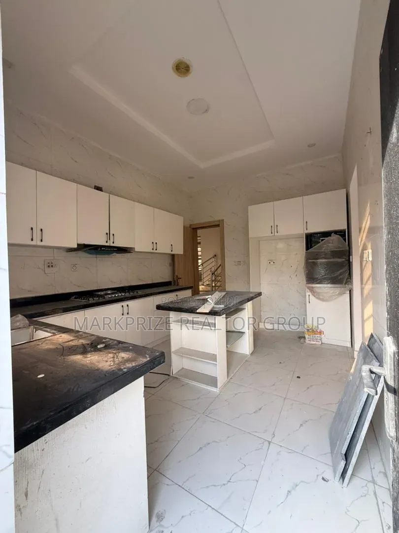 4bdrm Duplex in Ikota Lekki Lagos for sale