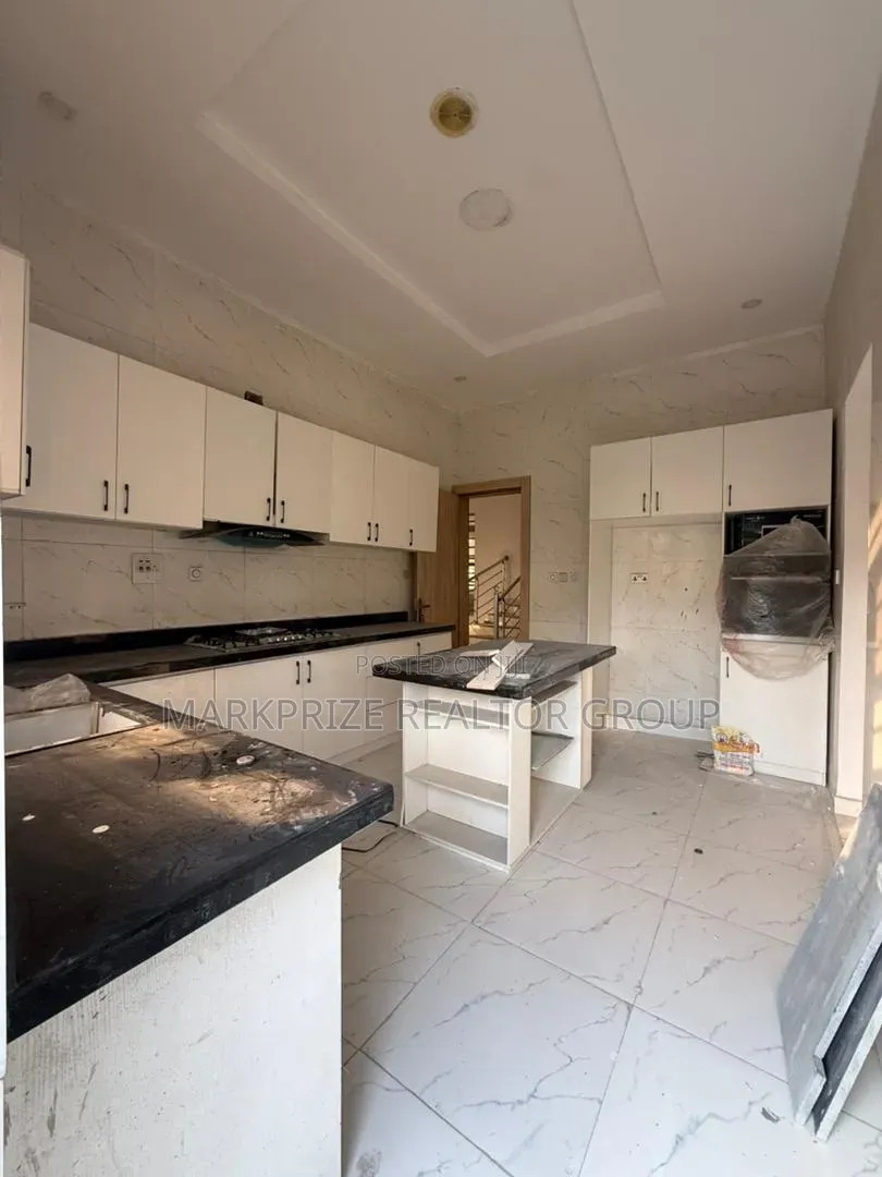 4bdrm Duplex in Ikota Lekki Lagos for sale