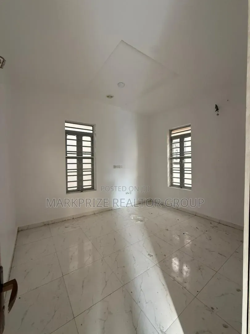 4bdrm Duplex in Ikota Lekki Lagos for sale