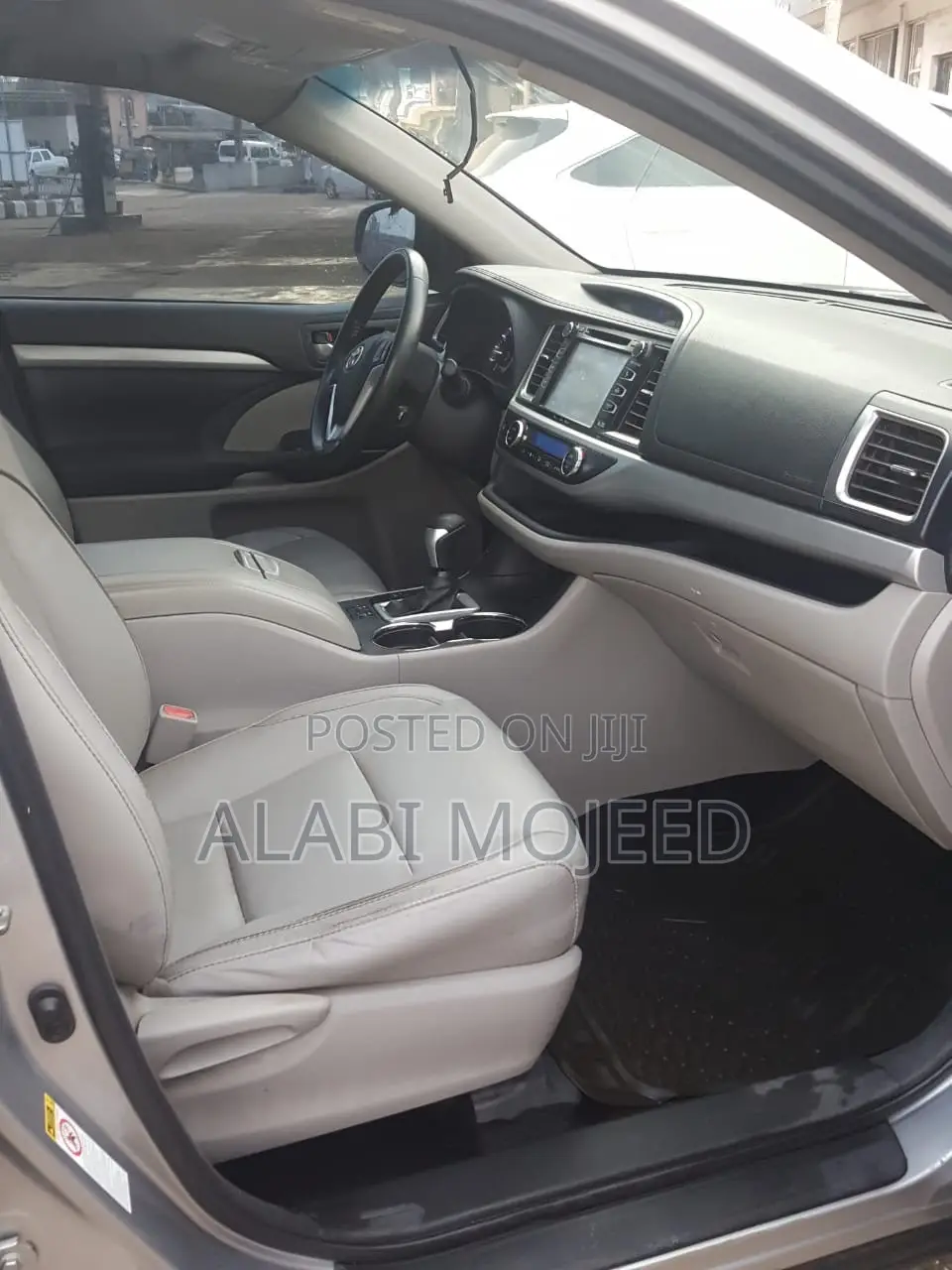 Toyota Highlander XLE 4x2 V6 (3.5L 6cyl 8A) 2017 Silver