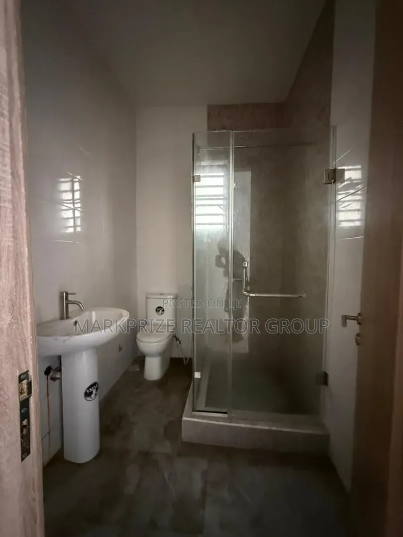 4bdrm Duplex in Ikota Lekki Lagos for sale