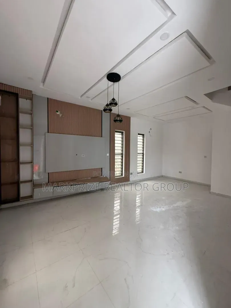4bdrm Duplex in Ikota Lekki Lagos for sale