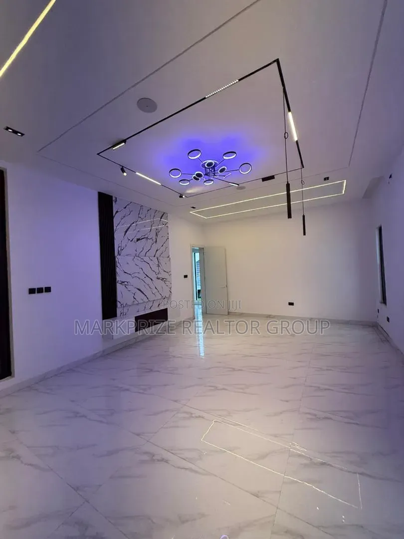 5bdrm Duplex in Ikota Lekki Lagos for sale