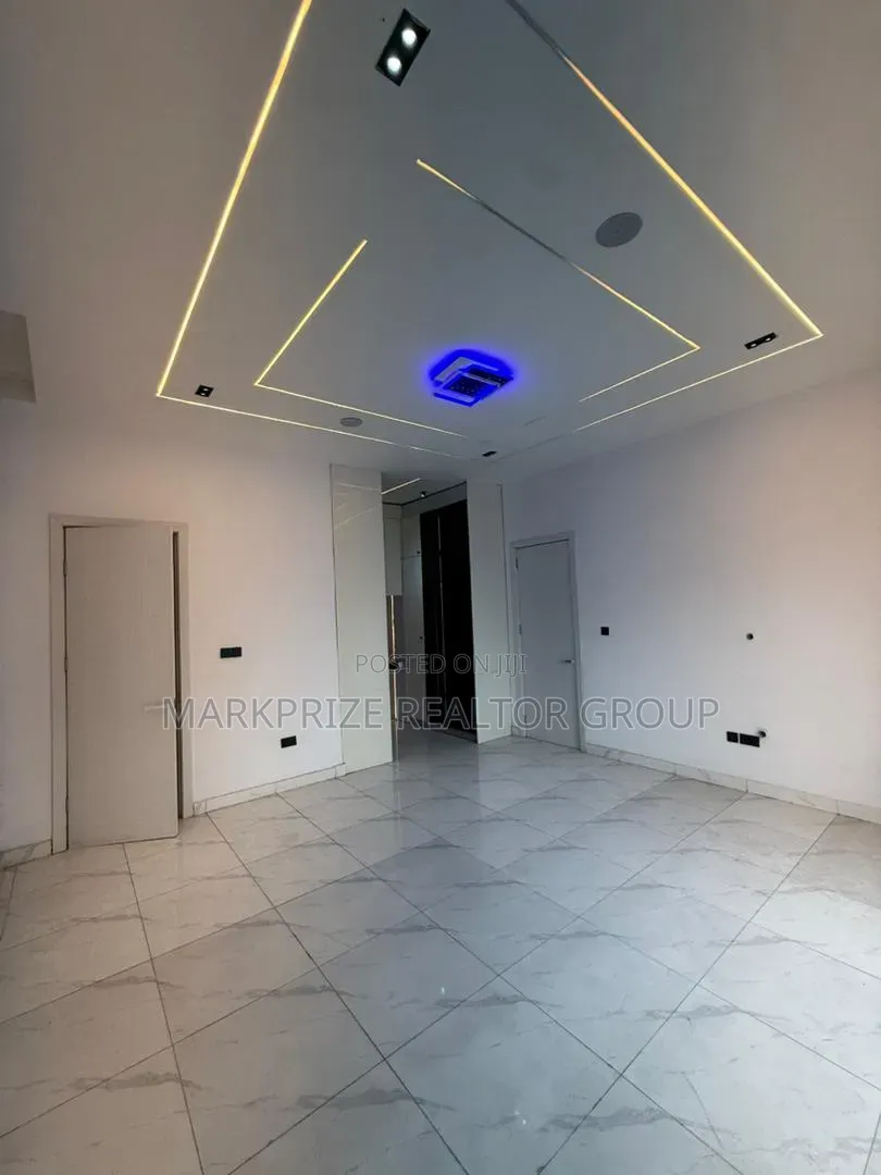 5bdrm Duplex in Ikota Lekki Lagos for sale