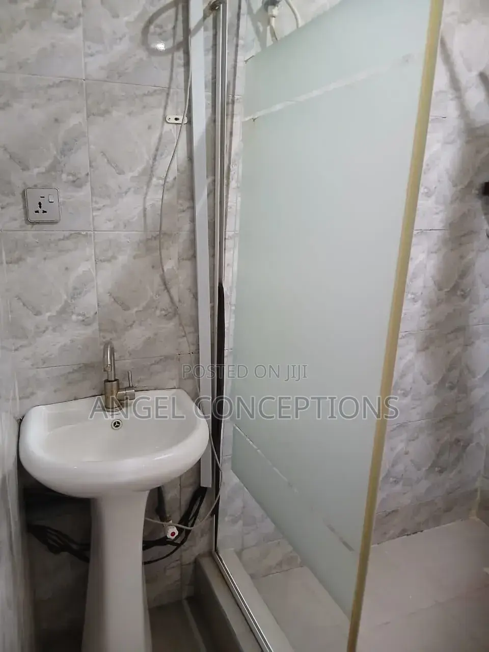 3bdrm Apartment in Alagomeji for rent