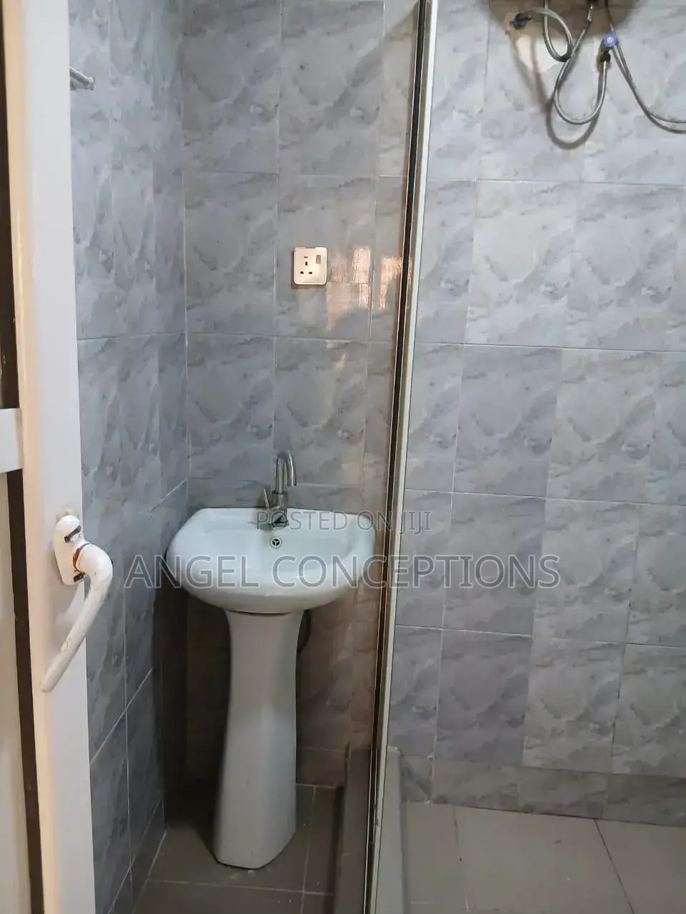 3bdrm Apartment in Alagomeji for rent
