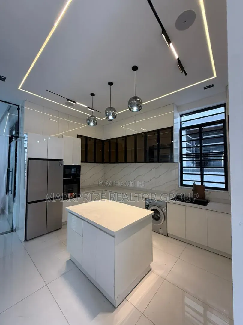 5bdrm Duplex in Ikota Lekki Lagos for sale