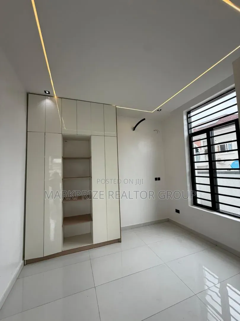 5bdrm Duplex in Ikota Lekki Lagos for sale