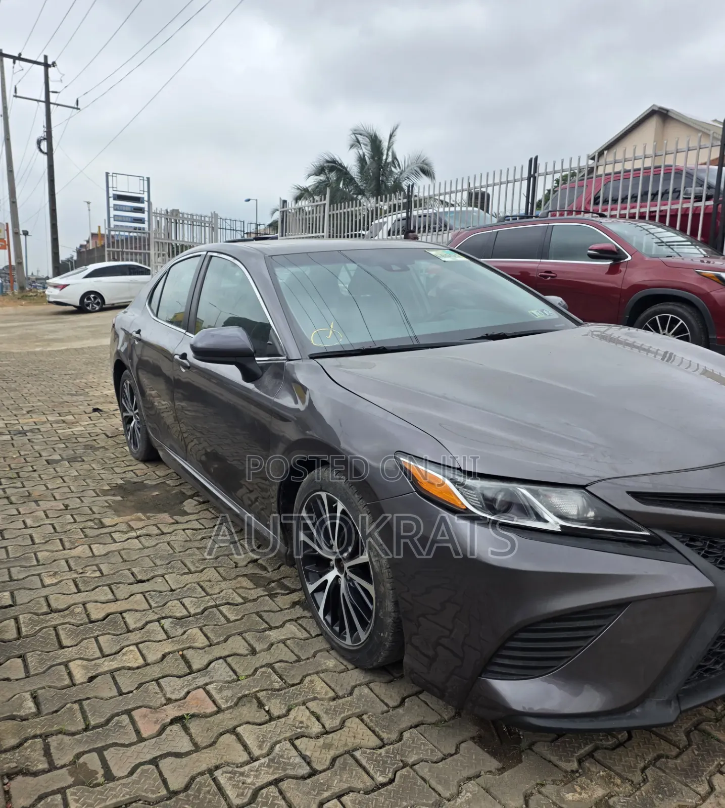 Toyota Camry SE FWD (2.5L 4cyl 8AM) 2018 Brown
