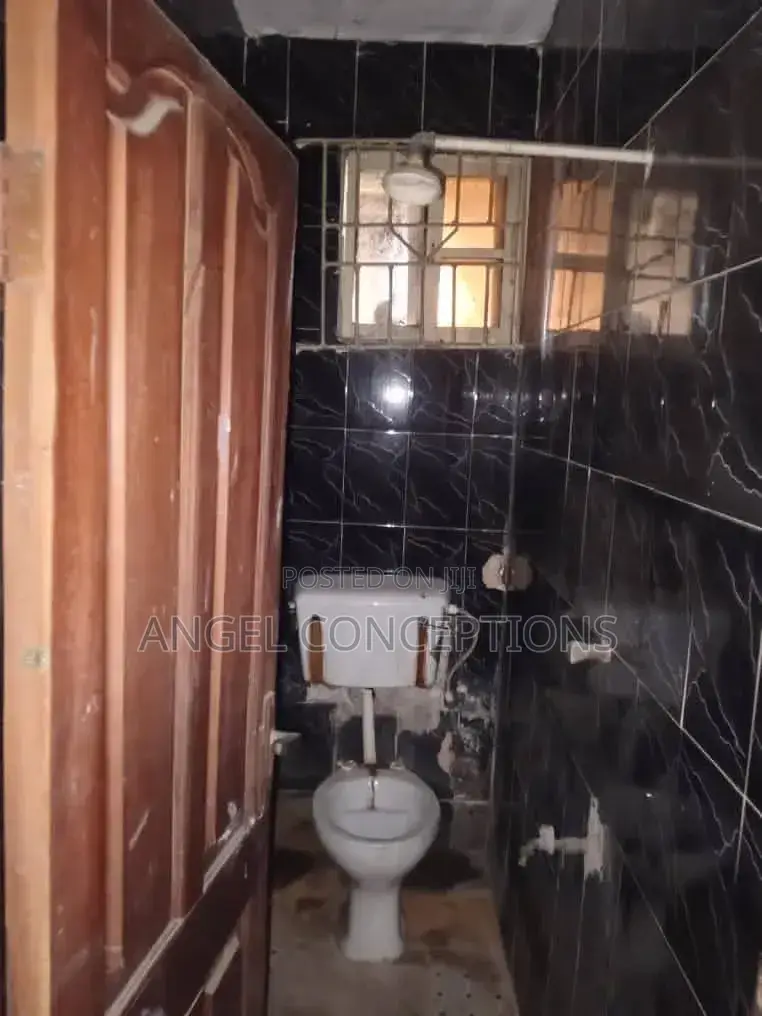 3bdrm Apartment in Ebute Metta for rent