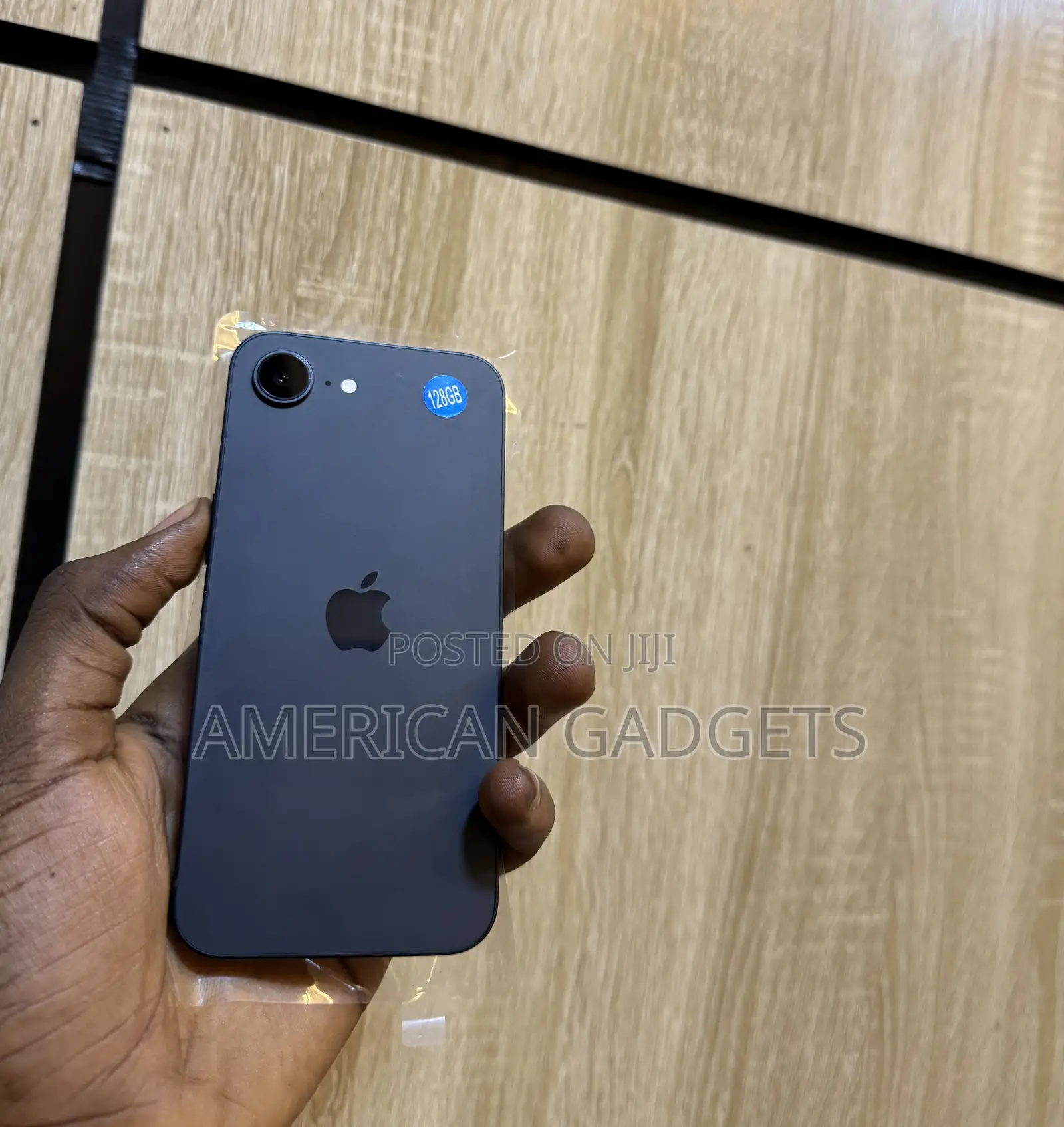Apple iPhone 16e 128 GB Black
