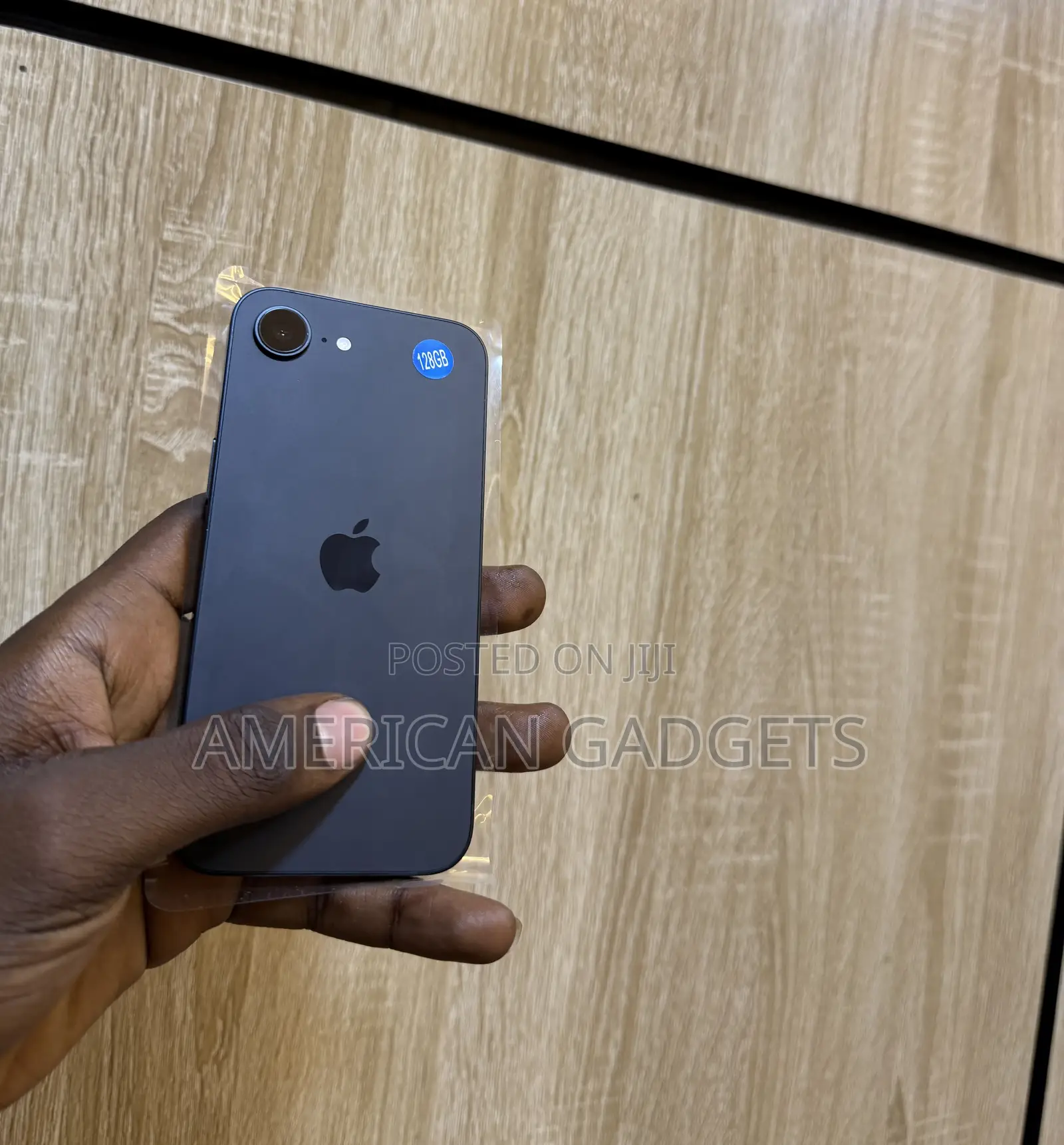 Apple iPhone 16e 128 GB Black