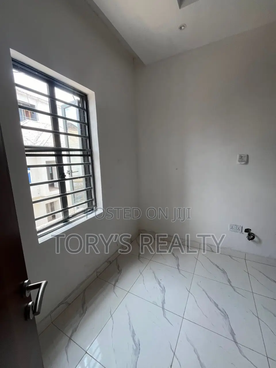 2bdrm Maisonette in Ikate for rent