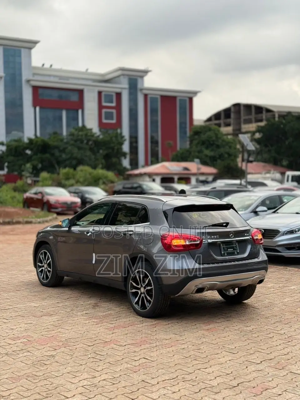 Mercedes-Benz GLA 250 2015 Gray