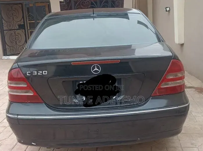 Mercedes-Benz C320 2005 Black