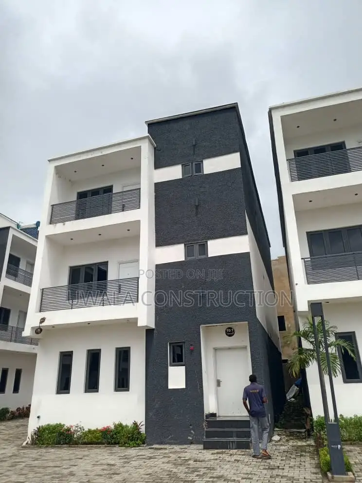 4bdrm Duplex in Kado for sale