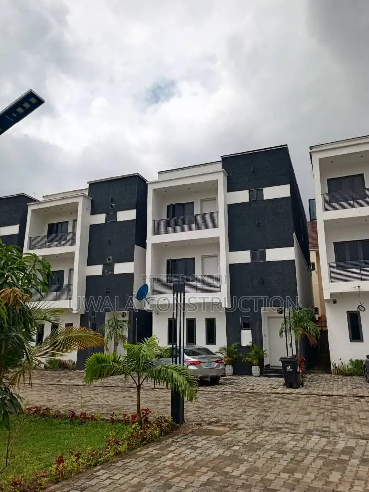 4bdrm Duplex in Kado for sale
