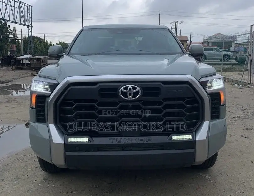 Toyota Tundra 2024 Gray