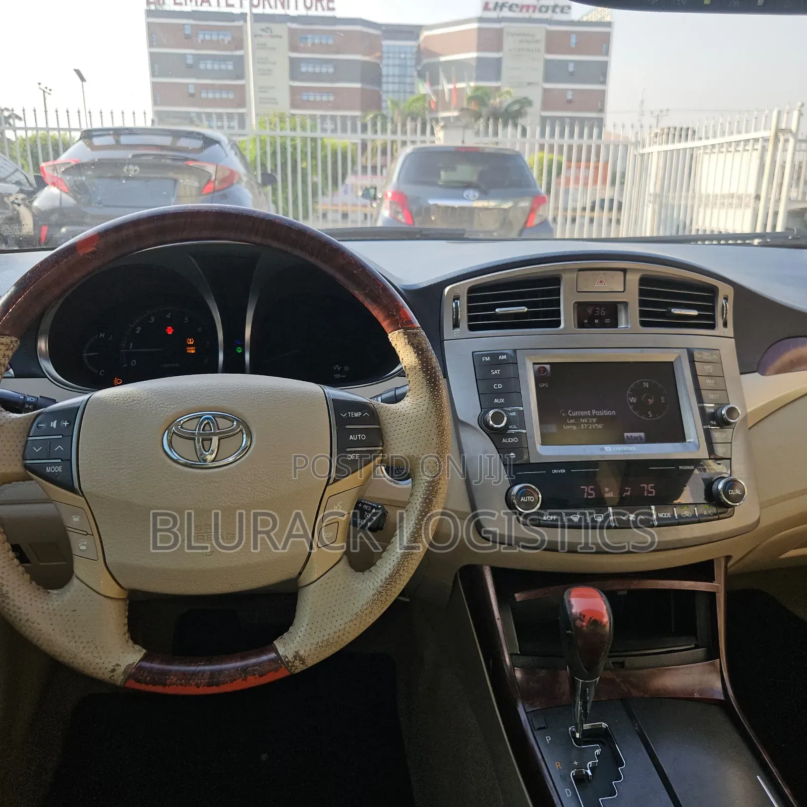Toyota Avalon Limited Sedan FWD (3.5L 6cyl 6A) 2011 Brown