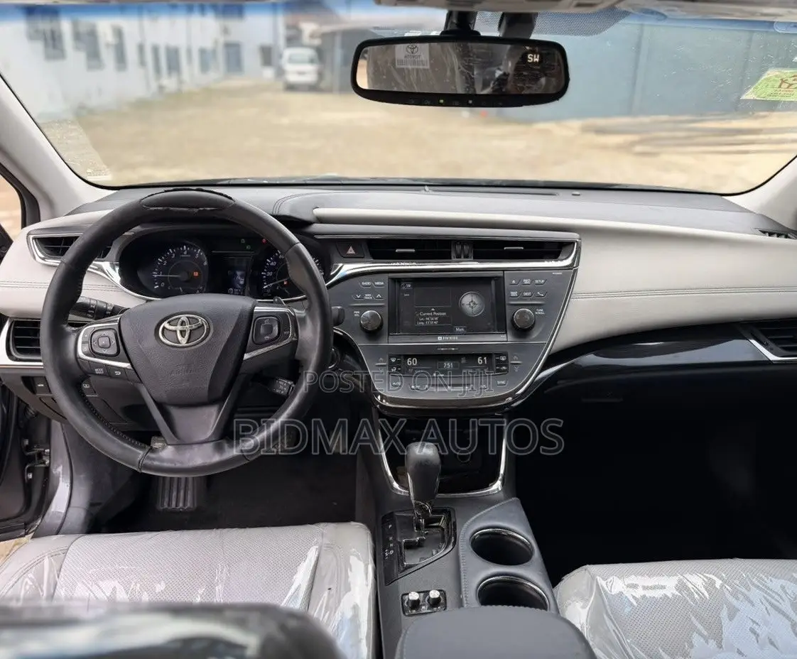Toyota Avalon Limited 4dr Sedan (3.5L 6cyl 6A) 2014 Gray