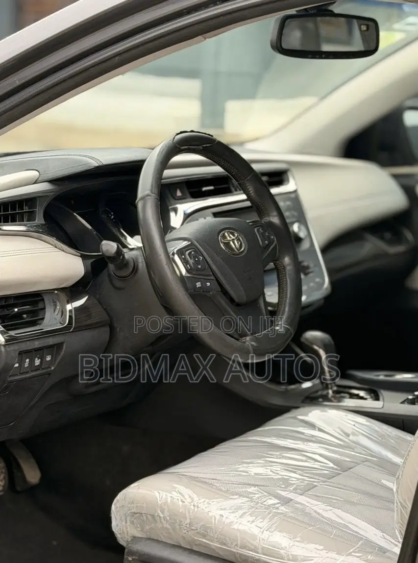Toyota Avalon Limited 4dr Sedan (3.5L 6cyl 6A) 2014 Gray