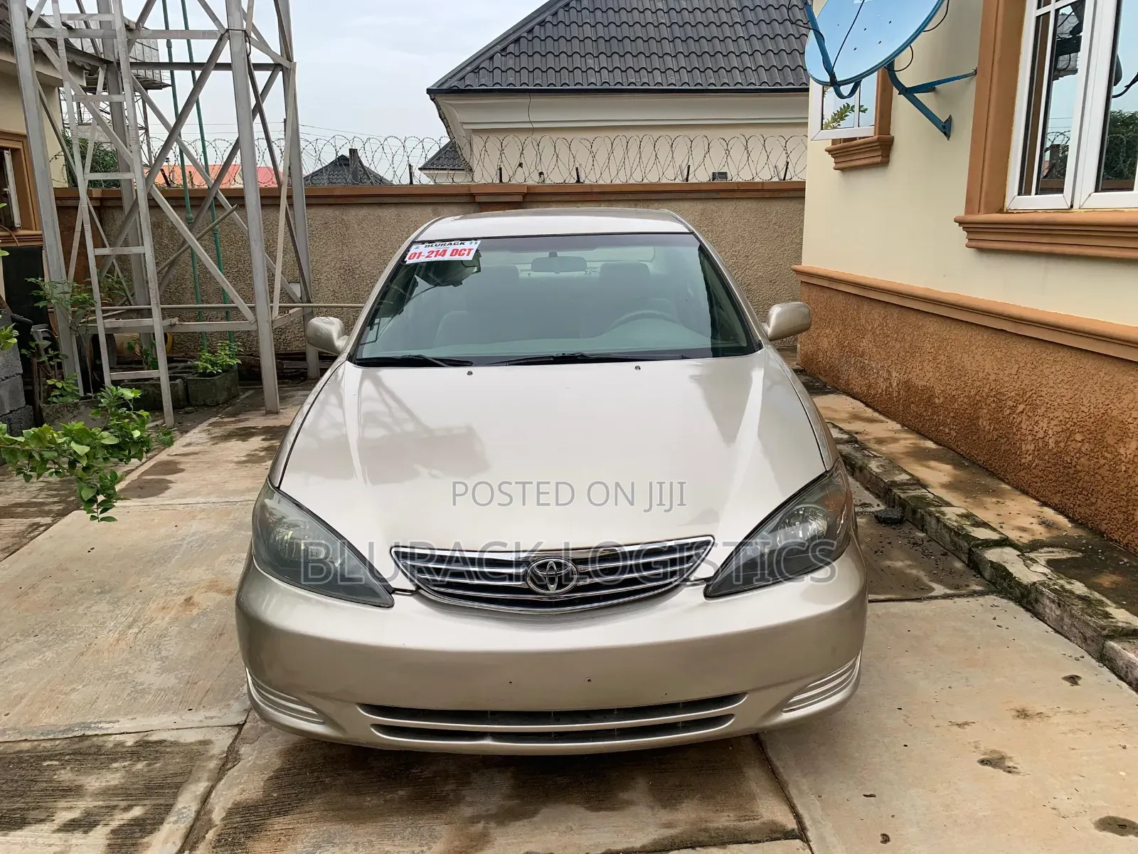 Toyota Camry LE 4dr Sedan (2.4L 4cyl 5M) 2004 Gold