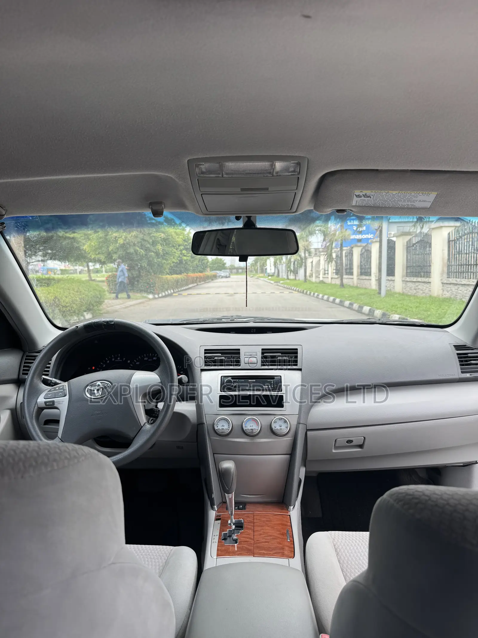 Toyota Camry LE 4dr Sedan (2.5L 4cyl 6AM) 2010 Silver