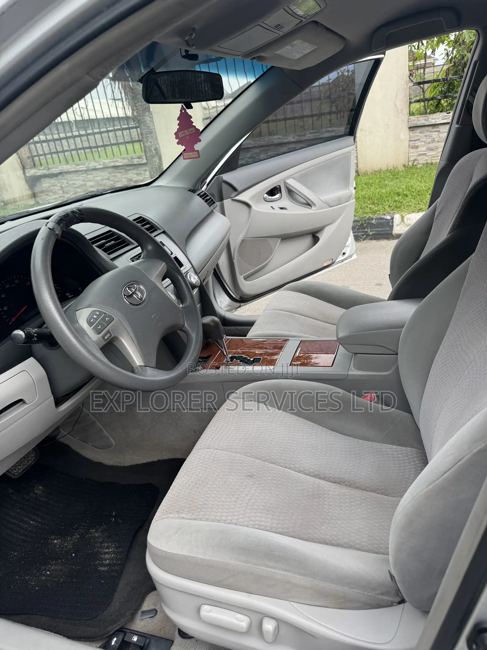 Toyota Camry LE 4dr Sedan (2.5L 4cyl 6AM) 2010 Silver