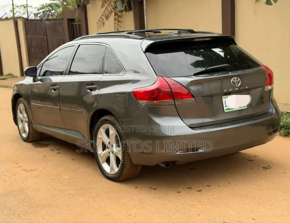 Toyota Venza 2011 Gray