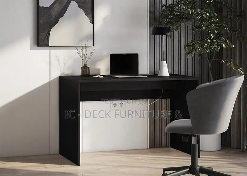 DSK24 Nevy Design Study, Computer Desk