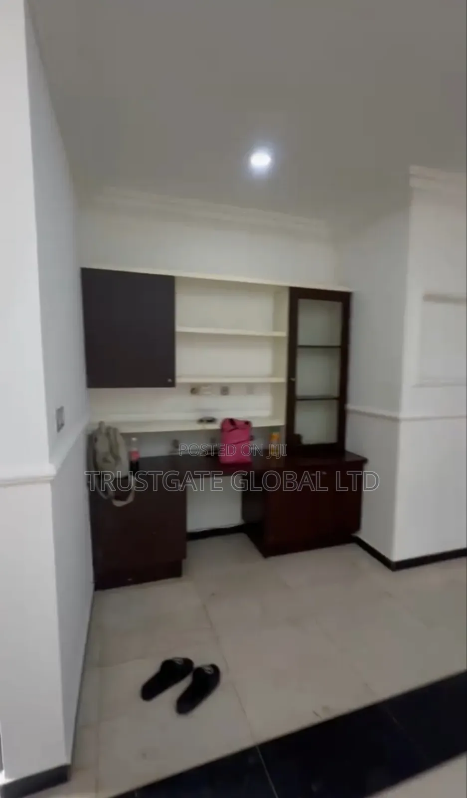 3bdrm Townhouse / Terrace in Wuye for rent