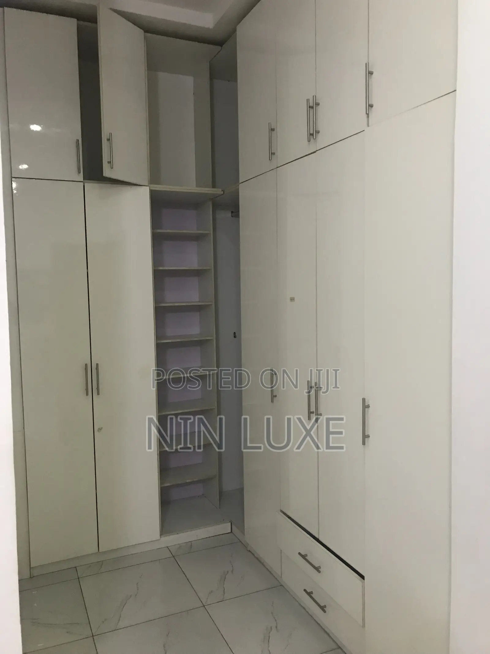 A Beautiful Room en-Suite in a Luxurious Shared Apartment