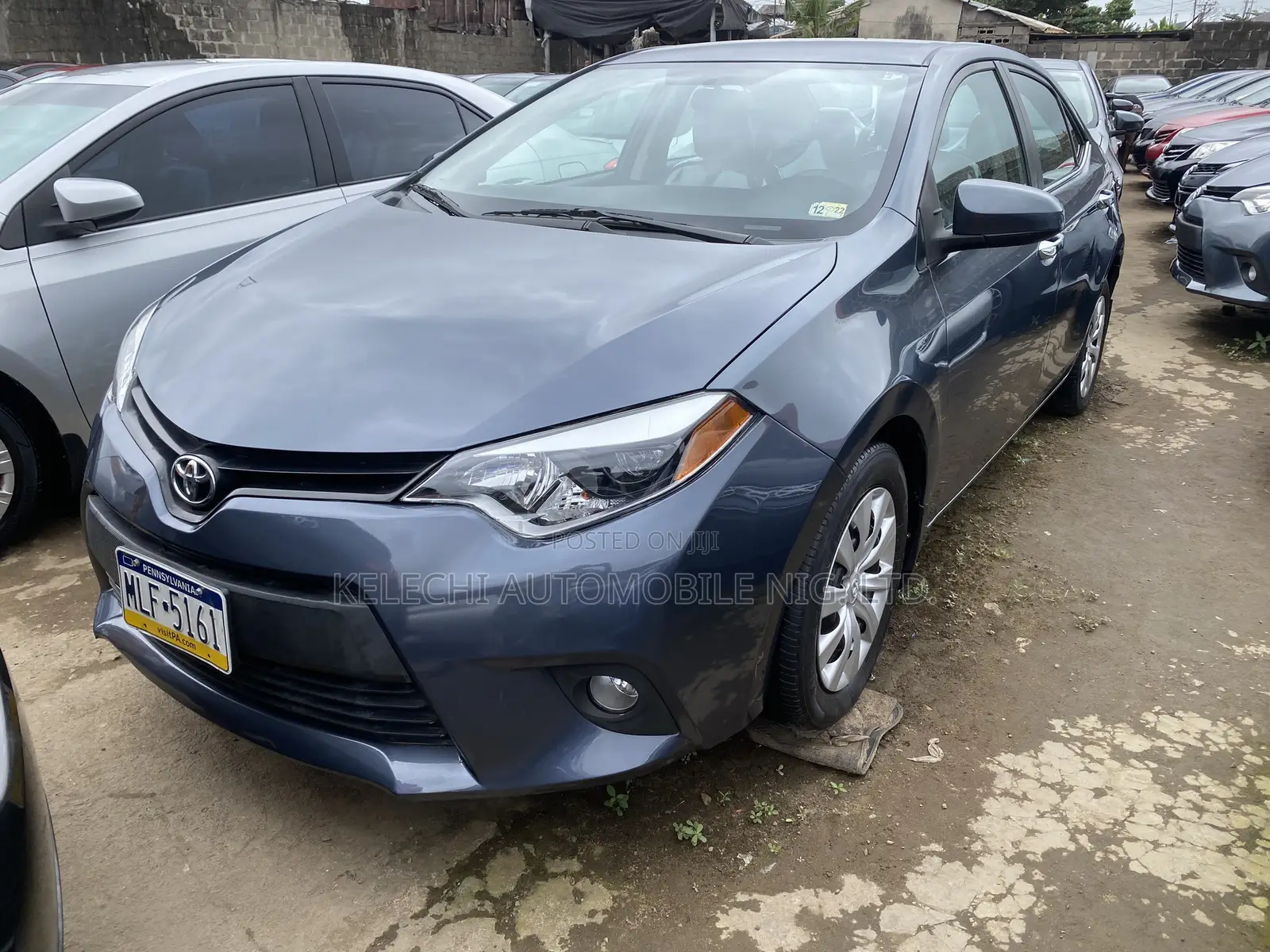 Toyota Corolla LE 4dr Sedan (1.8L 4cyl CVT) 2015 Gray