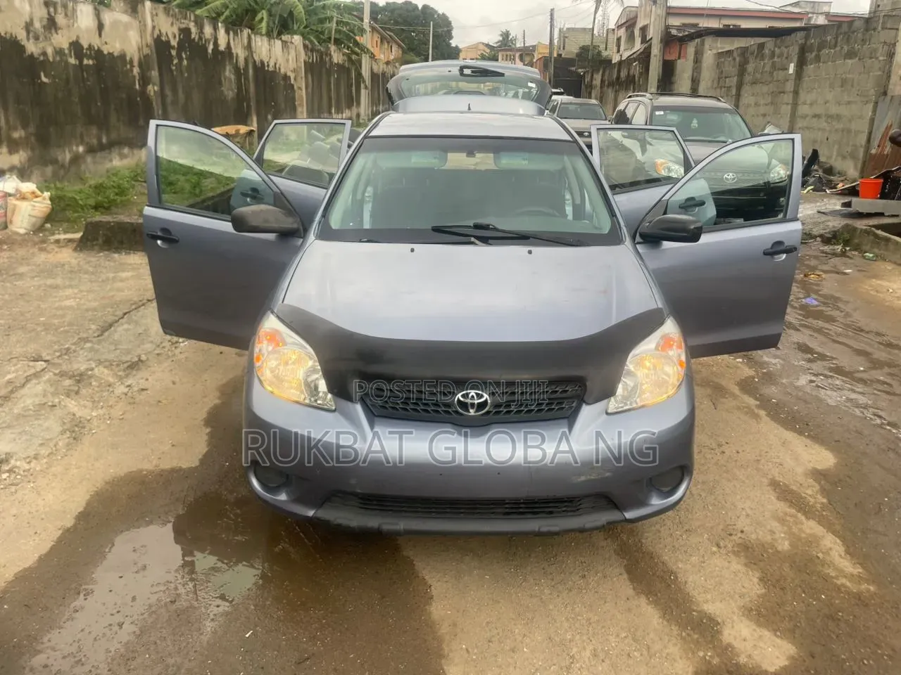 Toyota Matrix Hatchback AWD (1.8L 4cyl 4A) 2006 Blue