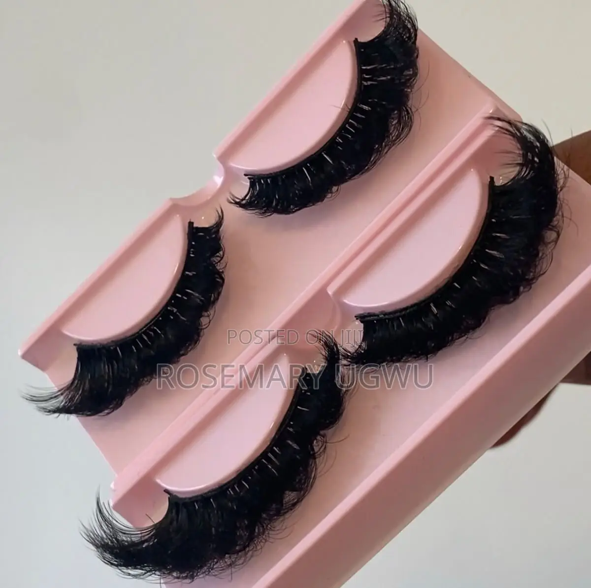 Cluster and Strip Lashes Technician