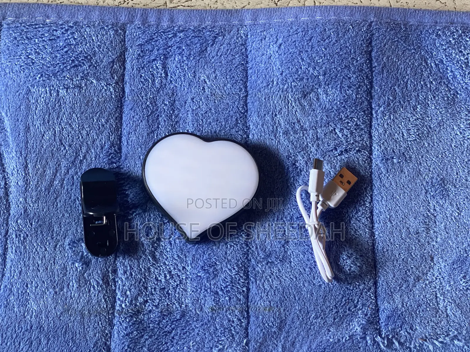 Heart-Shaped Clip-on LED Selfie Light, (Rgb)
