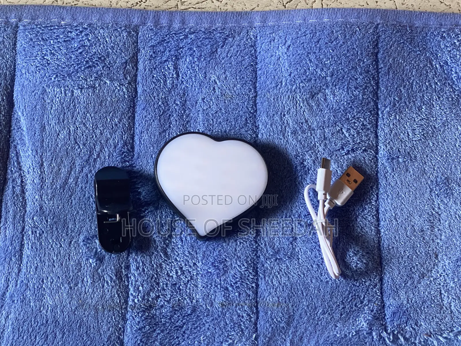 Heart-Shaped Clip-on LED Selfie Light, (Rgb)