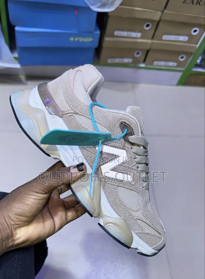 Nb Sneakers