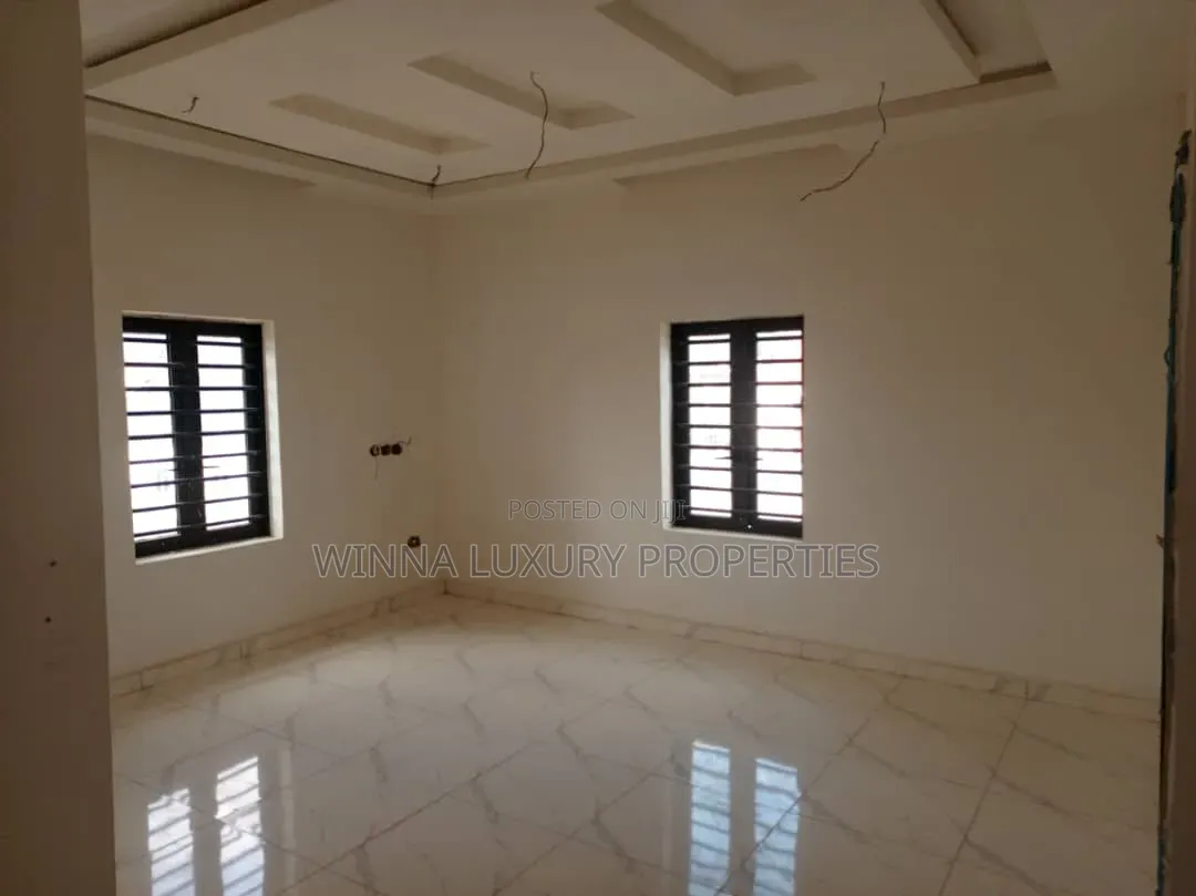 3bdrm Apartment in Von Axis, Lugbe District for rent
