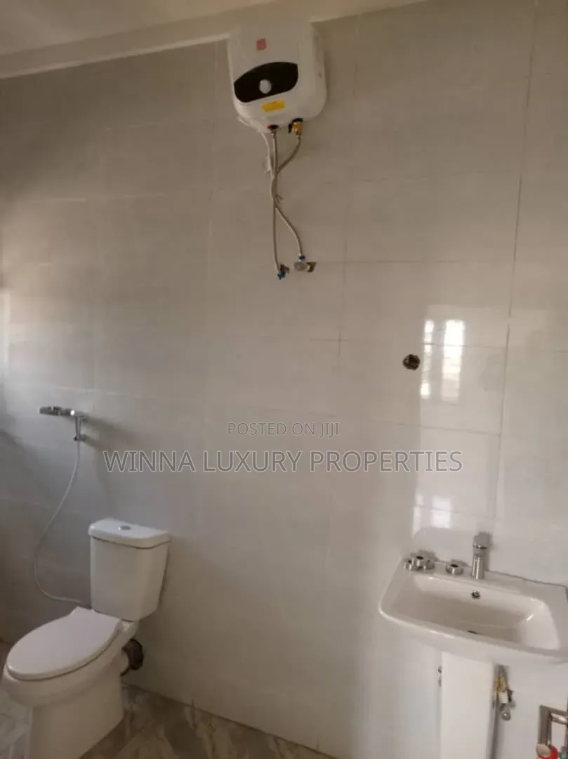 3bdrm Apartment in Von Axis, Lugbe District for rent