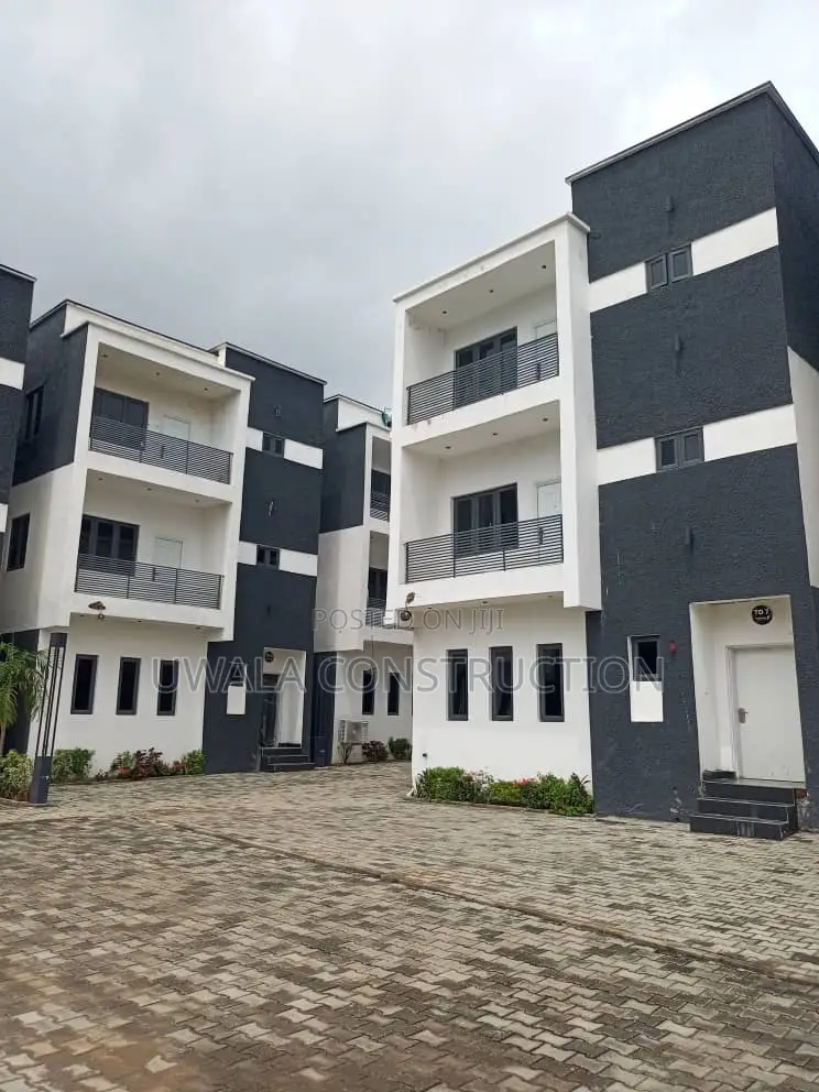 4bdrm Duplex in Kado for sale