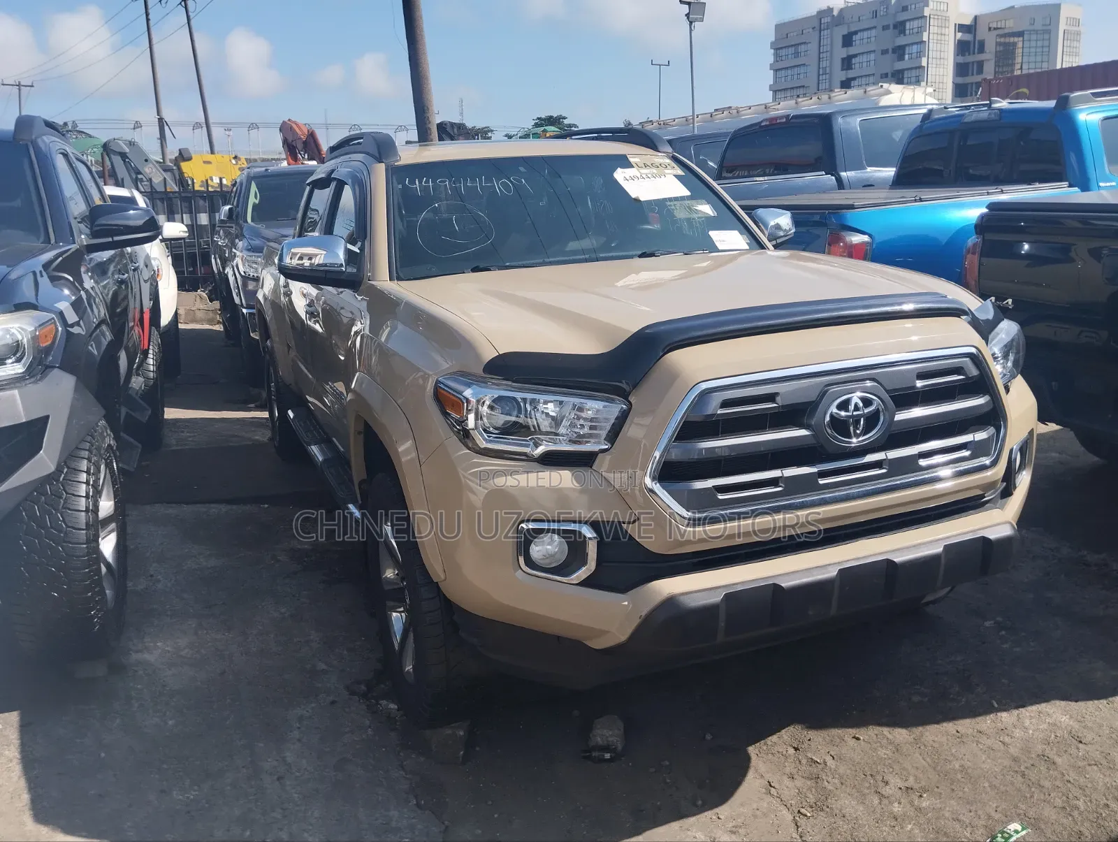 Toyota Tacoma 2017 Gold